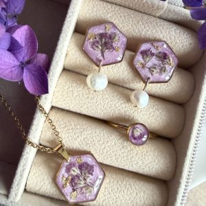 Fialový set s gypsomilkou a perlou